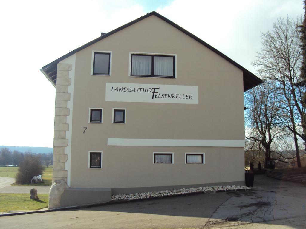 Landgasthof Felsenkeller Dinkelsbühl Екстериор снимка