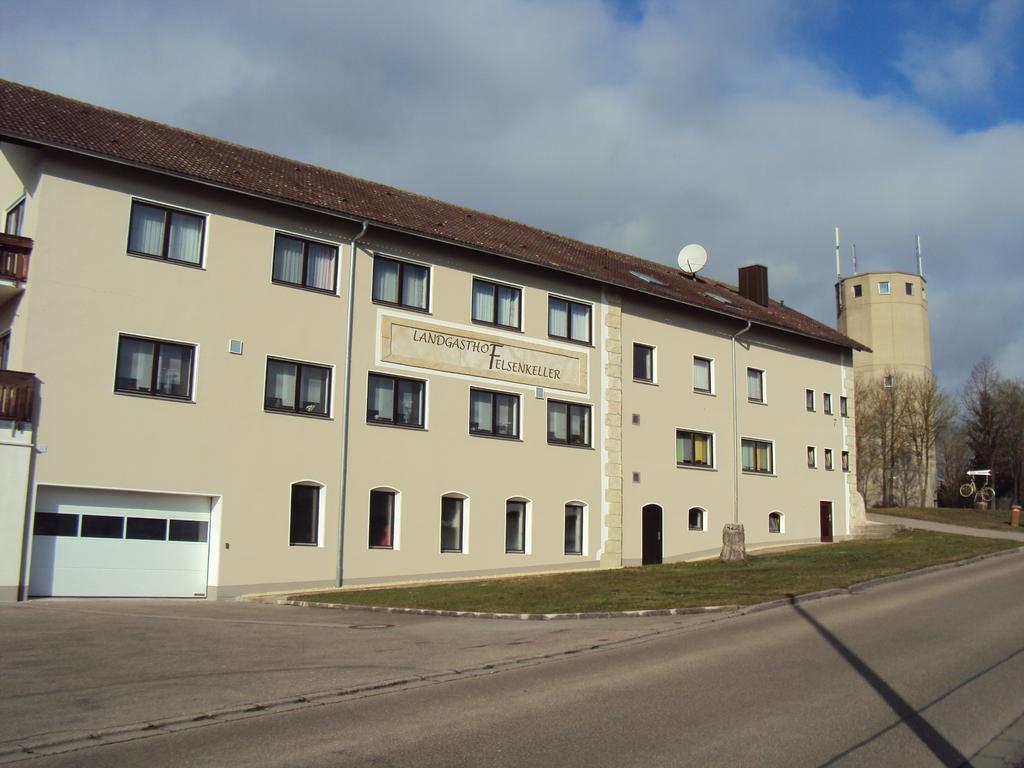 Landgasthof Felsenkeller Dinkelsbühl Екстериор снимка